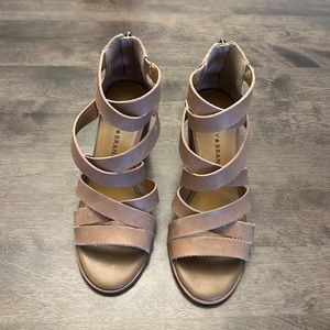 Excellent condition Lucky thick healed sandals